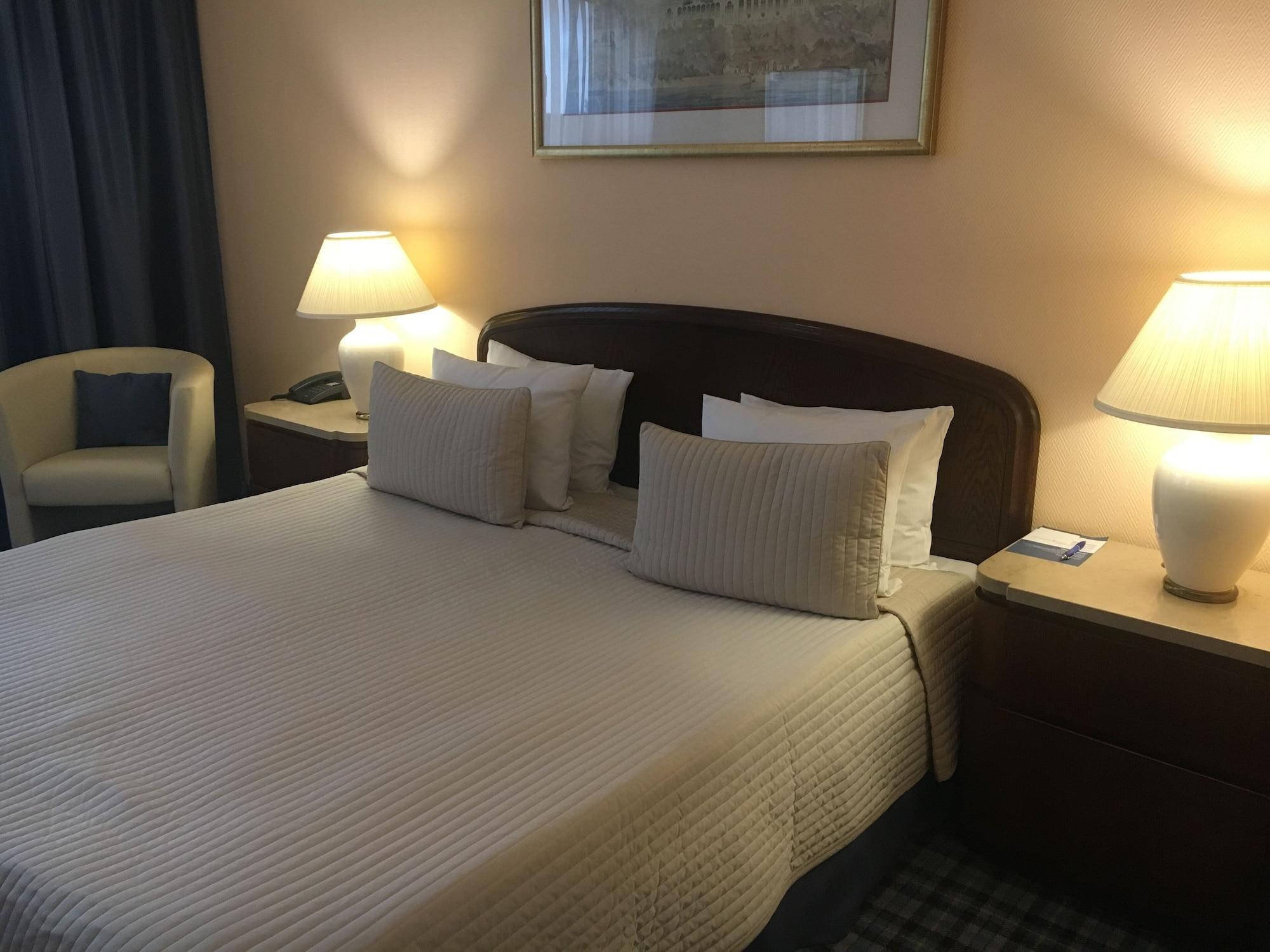 & Hotel 5*